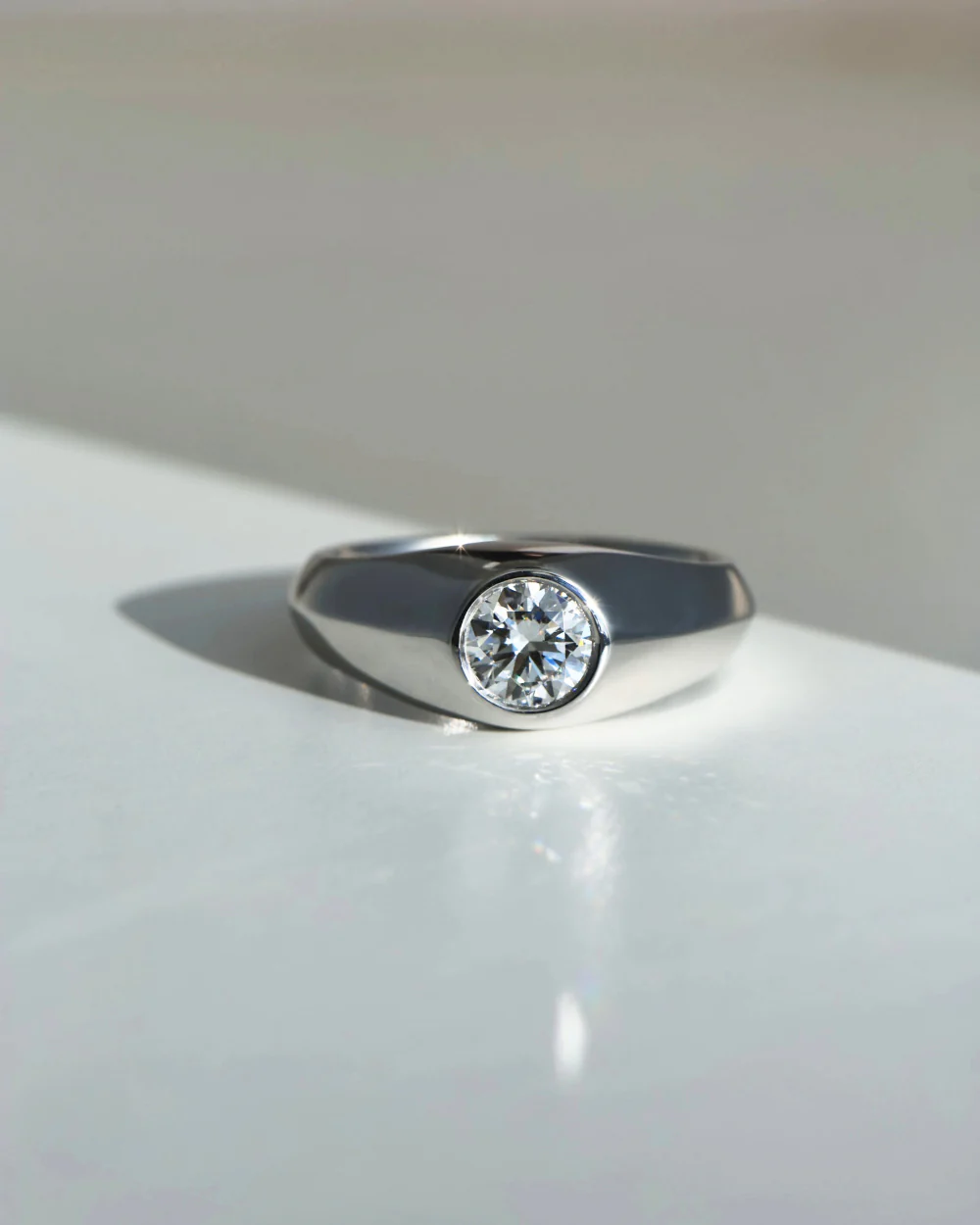 Heath 1.01ct Round Diamond Ring White Gold - Image 4