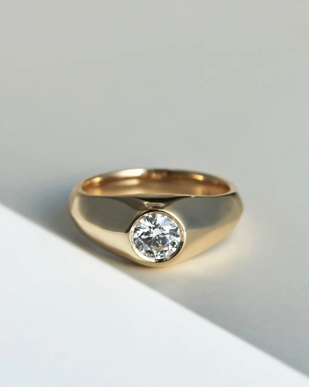 Heath 1ct Round Diamond Ring Yellow Gold - Image 3