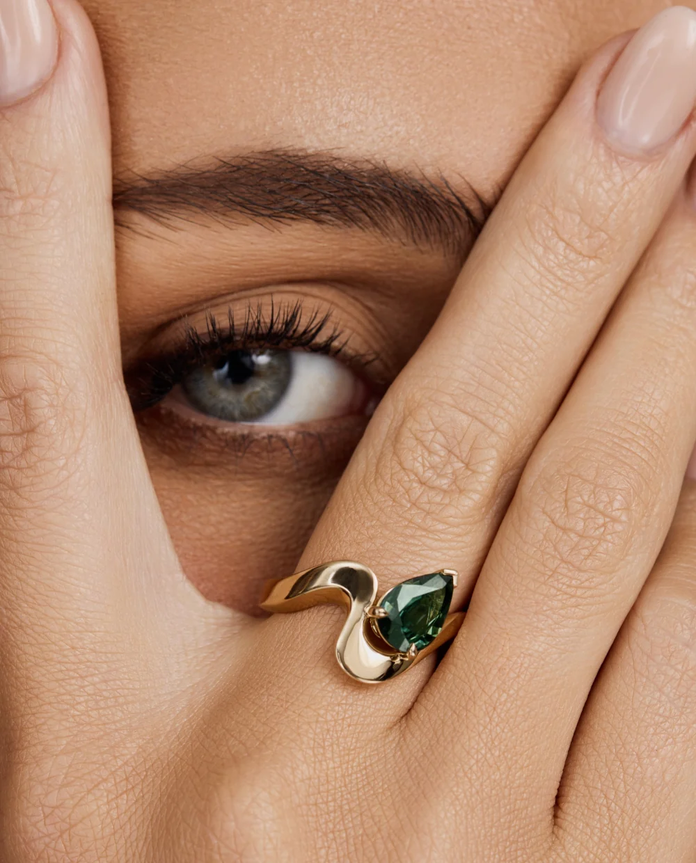 Naia Parti Sapphire Ring - Image 5