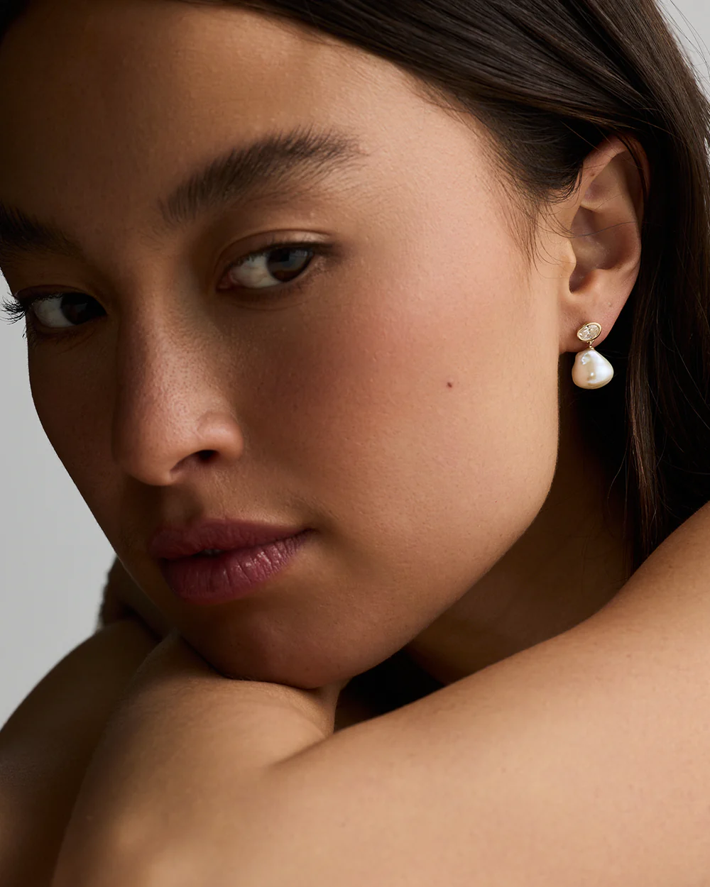 Violet Baroque Pearl Earrings - Image 2